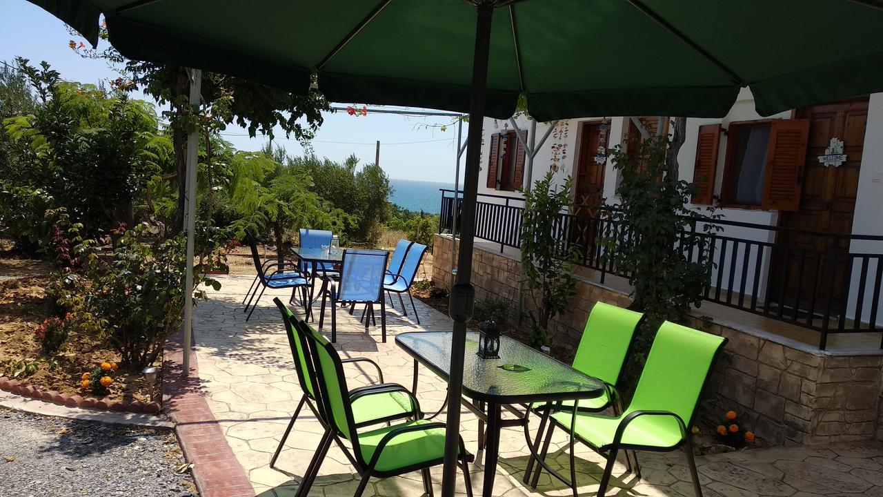 Holiday home Platanos